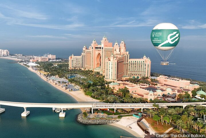 Experience sweeping views of Dubai's remarkable skyline complemented by the grandeur of iconic architecture. Soar above stunning palm-shaped islands and discover the beauty of this extraordinary destination.